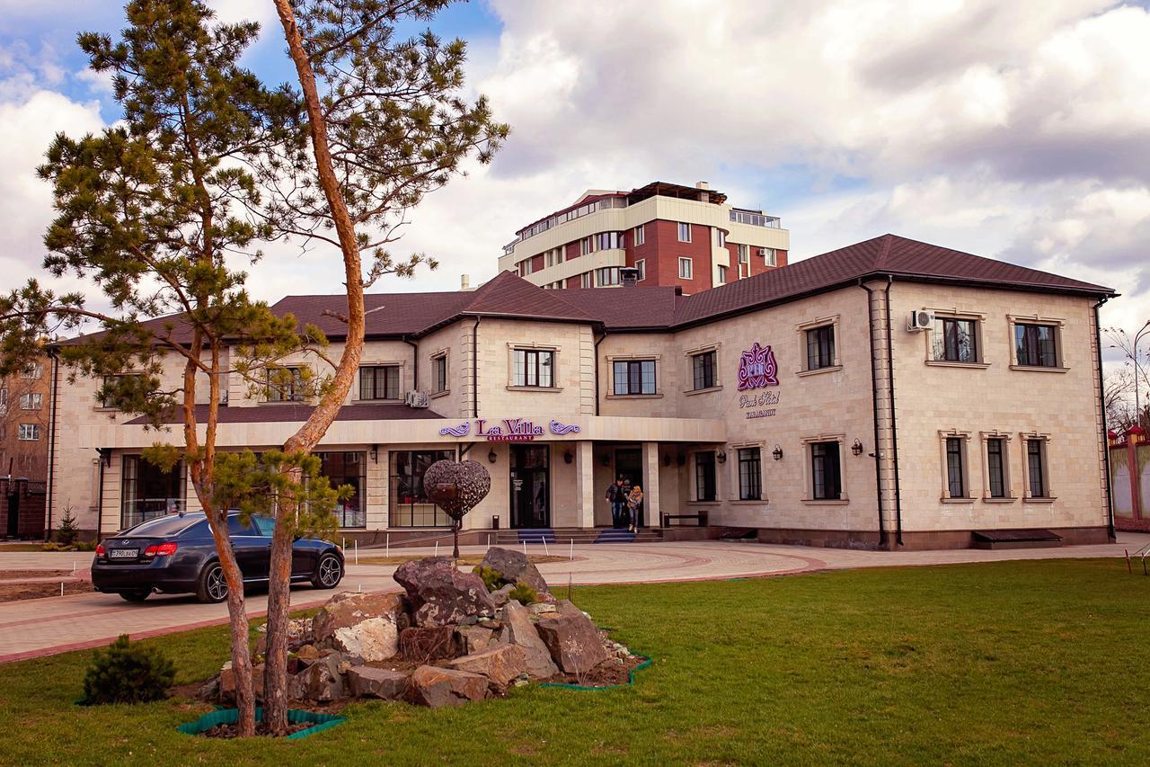 Park Hotel Karagandy Eksteriør billede