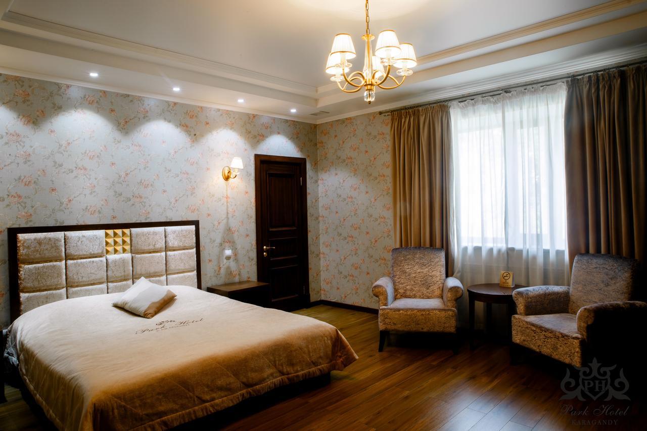 Park Hotel Karagandy Eksteriør billede